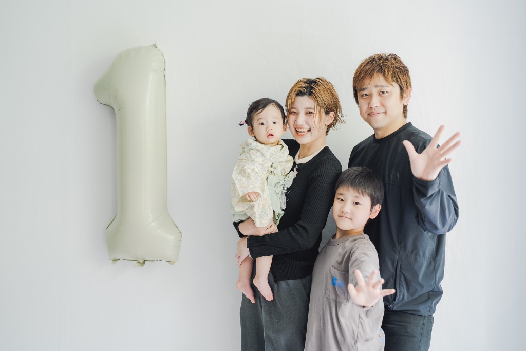 1歳誕生日 — 家族4人