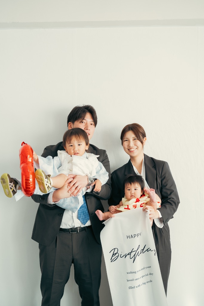 双子の誕生日・家族4人